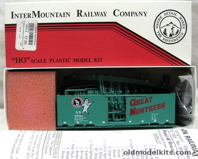 InterMountain Railway Company 1/87 12 Panel 40 Foot Box Car Great Northern Rocky With Trucks - HO Kit, 27132 plastic model kit